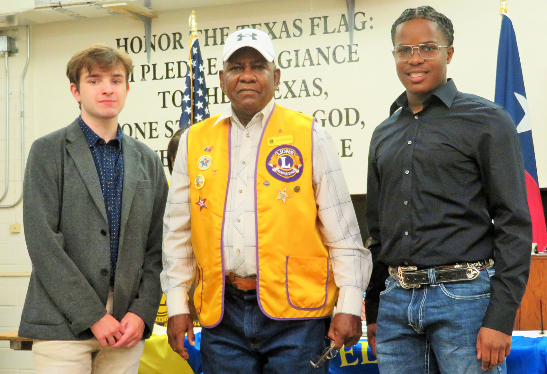 Brazoria Lions Club presents scholarship recipients